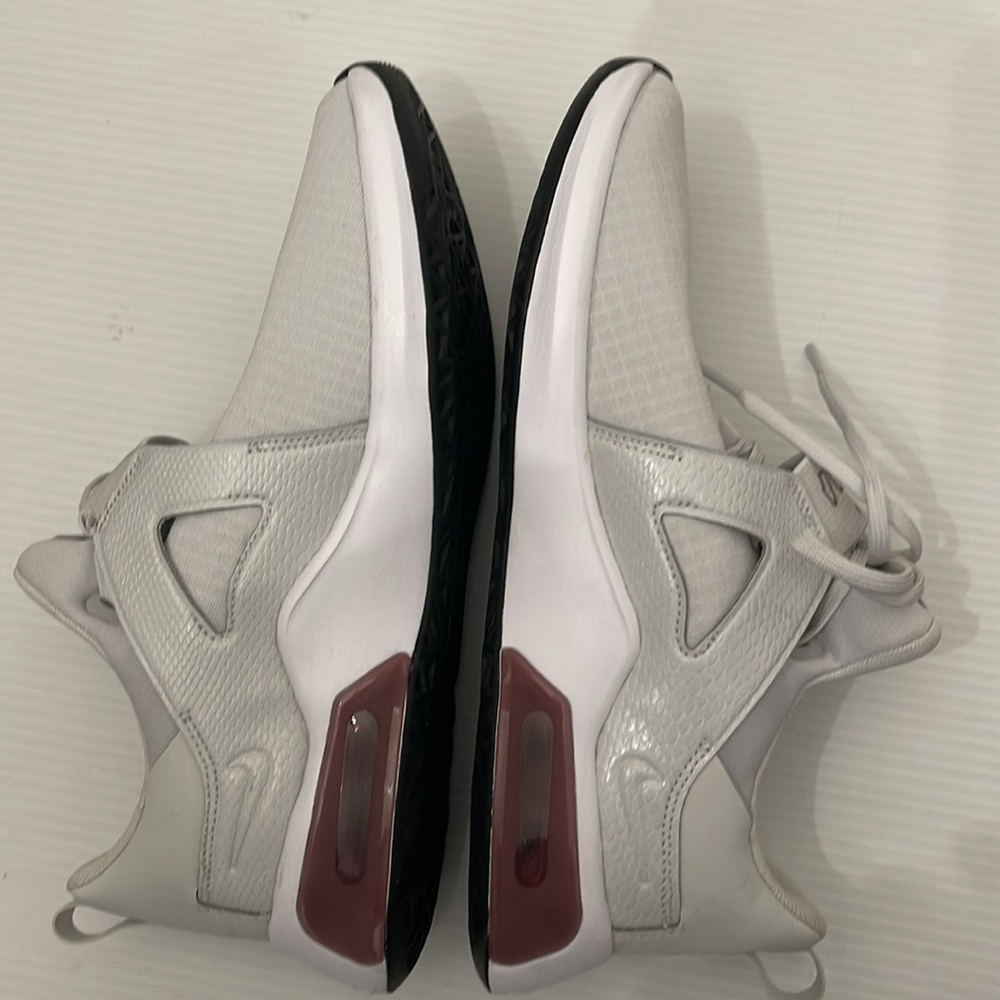 NIKE AIR MAX BELLA 5 TRAINING SNEAKERS WOMENS SIZE 8.5 - Picture 11 of 16